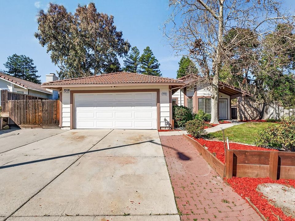 1st image of 2753 Asilomar Dr