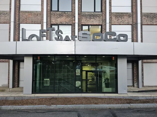 147 Center St #208, Brockton, MA 02302