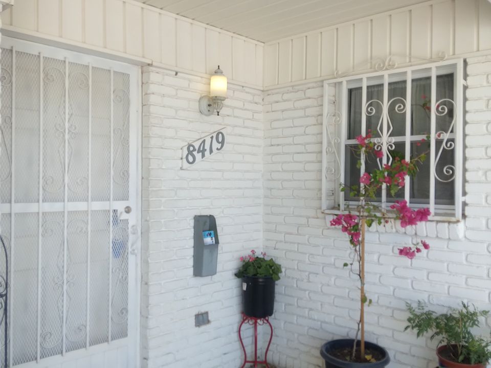 1st image of 8419 Mettler Dr