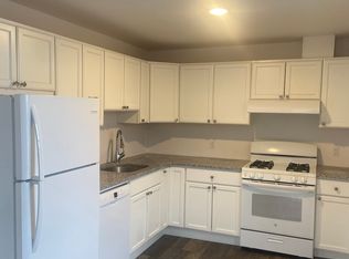 43-53 Mineola Ave #C1, Roslyn Heights, NY 11577