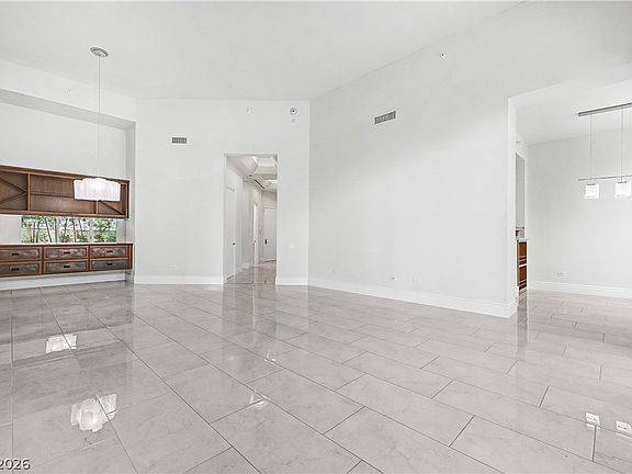 4th image of 2877 Paradise Rd Unit 104
