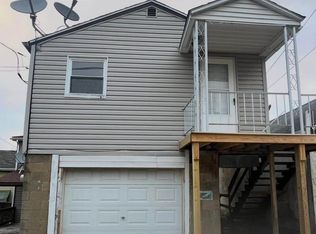 319-321 Elm St #319-1/2, Vandergrift, PA 15690