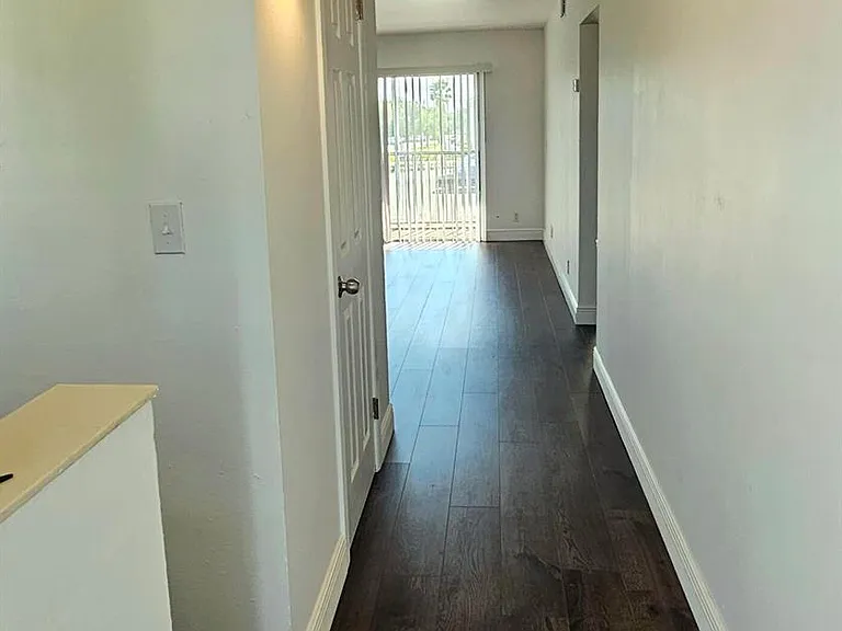 1501 Crescent Cir #E47 — Photo 2