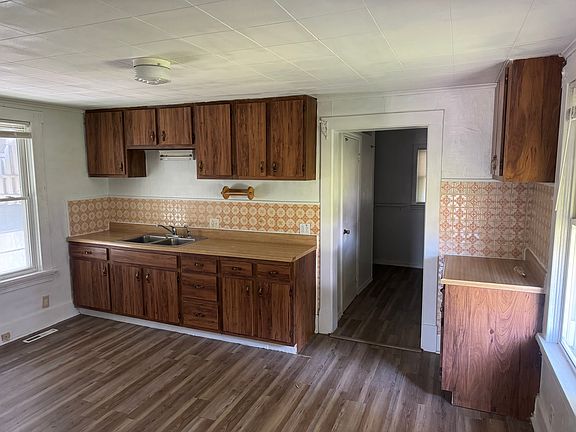 4th image of 1020 State St