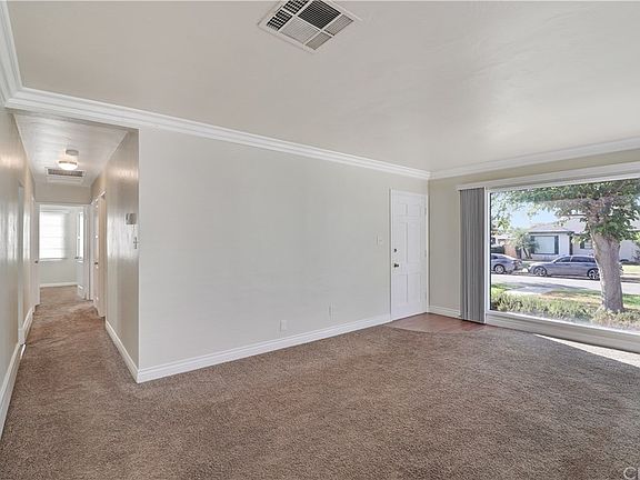 4th image of 3625 N Lugo Ave