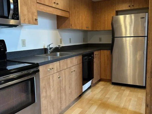 147 Centre St, Brockton, MA 02302