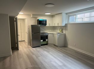 31 Robingrove Rd #2, Toronto, ON M2R 2Z8
