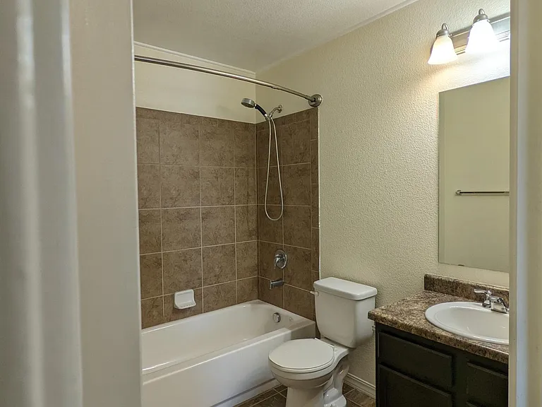 7724 Stetson Highlands Dr — Photo 14
