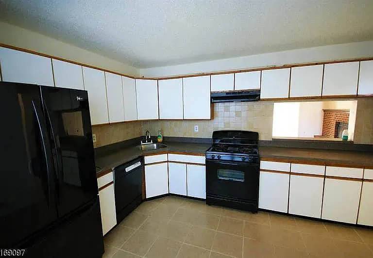 24 Kirby Ln #24 — Photo 1