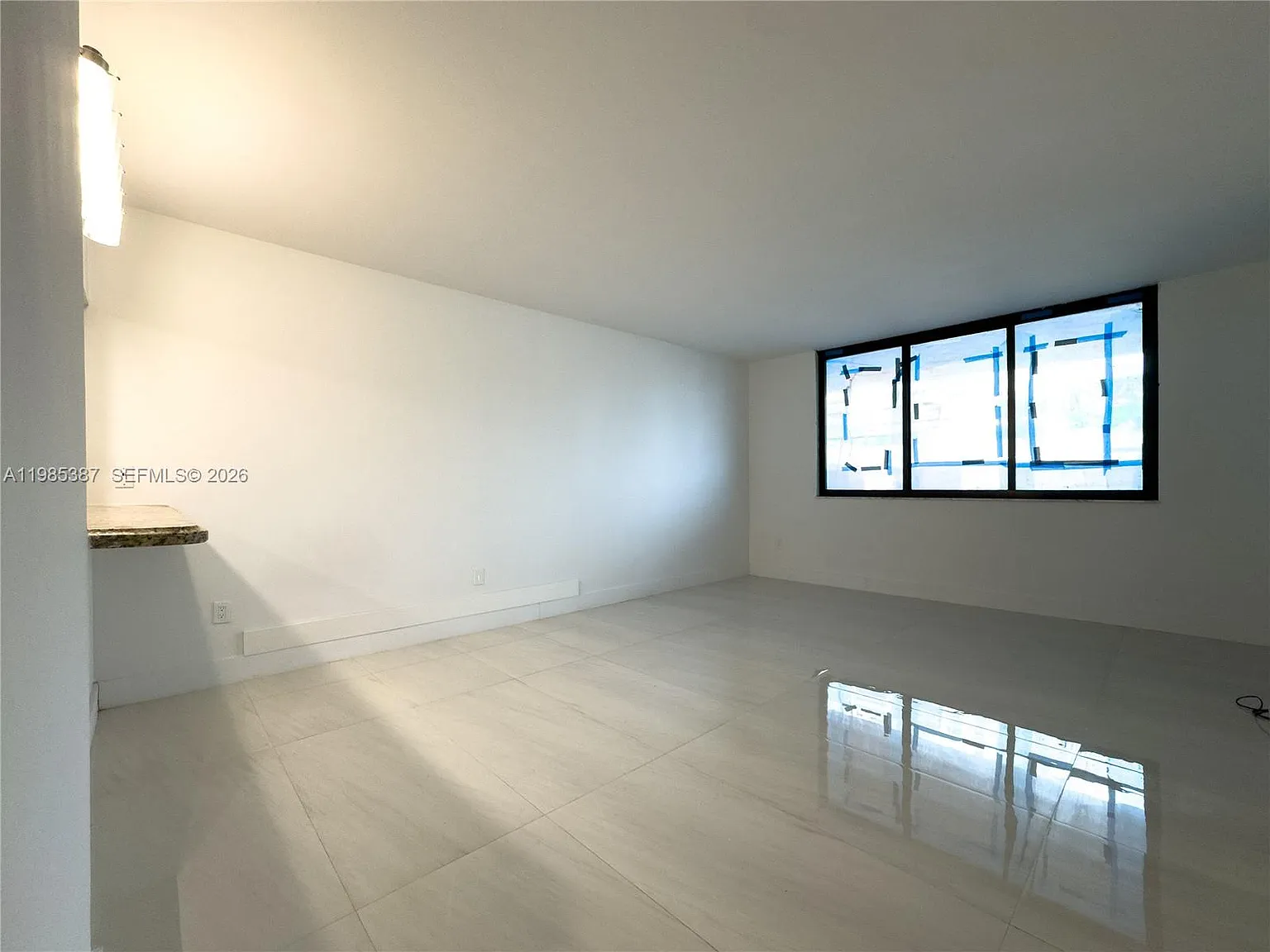 1 bed, 1.5 bath, 700 sqft, $2,600 — Photo 3