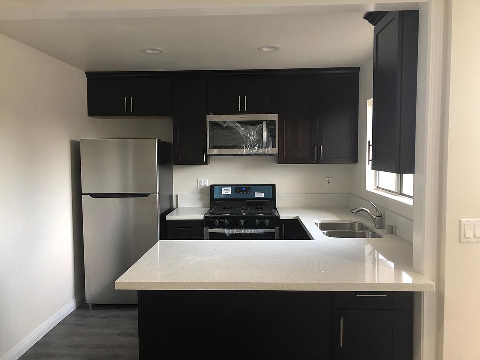 1st image of 160 S Michigan Ave APT 201