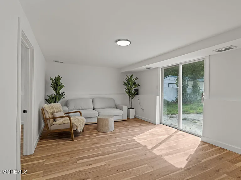 901 Russo Dr — Photo 24
