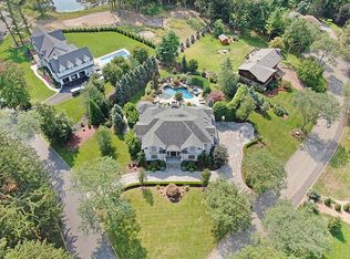 900 Pinecroft Ct, Franklin Lakes, NJ 07417