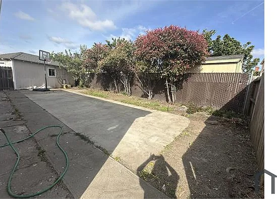 1630 53rd Ave — Photo 12