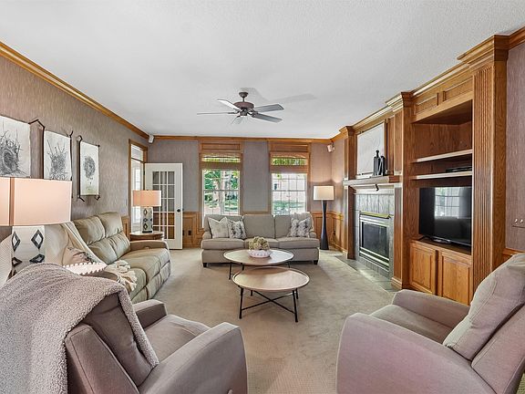 5th image of 8507 Newbury Ct