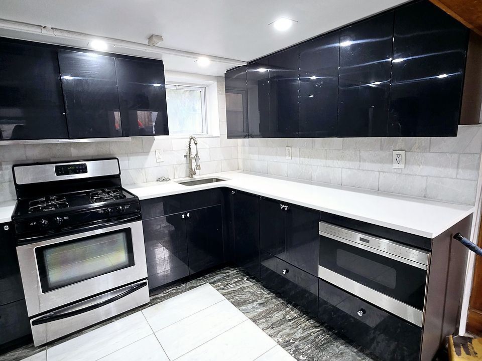 1st image of 9 Rosewood Pl Floor 1