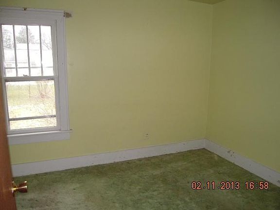 4th image of 2118 Decamp Ave
