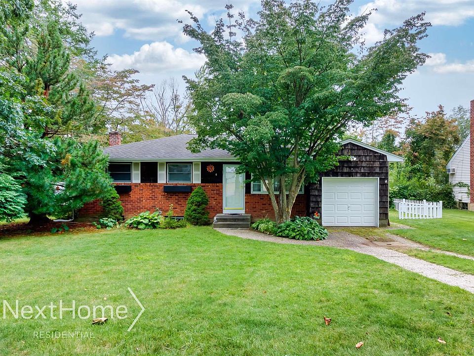 1st image of 6 Balboa Dr