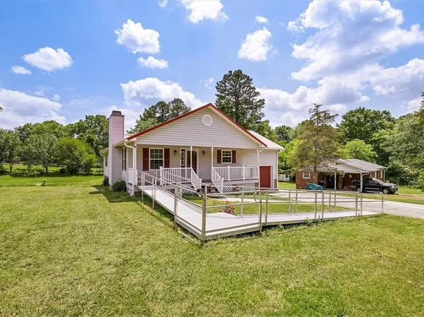 930 Liberty Rd, Archdale, NC 27263