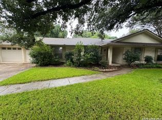 409 Fenwick Dr, Windcrest, TX 78239