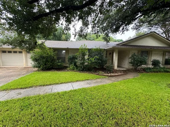 409 Fenwick Dr, Windcrest, TX 78239