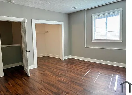 2729 W Market St — Photo 11