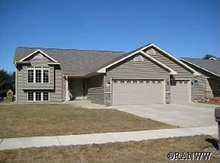 3004 Quail Ridge Rd, Eau Claire, WI 54701