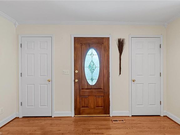 4th image of 5532 Folkstone Rd