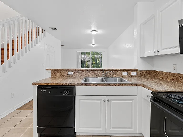 3635 Sonoma Dr — Photo 5
