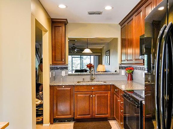 4th image of 521 Northbridge Dr