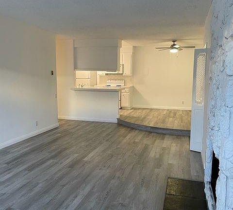 4th image of 11935 Dorothy St APT 205
