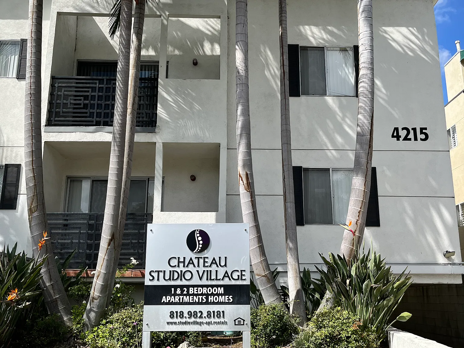 Chateau Studio Village Apartments — Photo 1