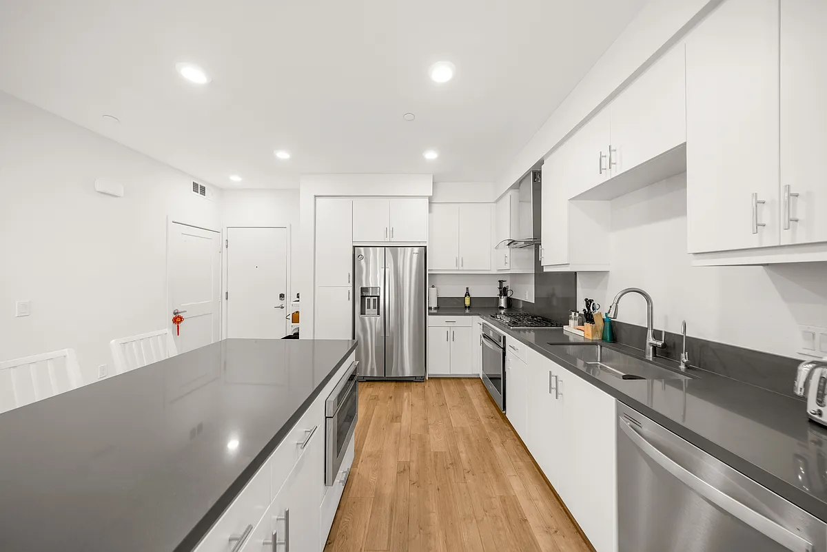 Building Photo - 2402 Nolita