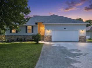 203 Penzance Street, Monett, MO 65708