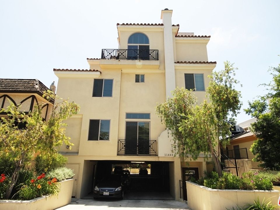 1st image of 11444 Moorpark St Unit 101