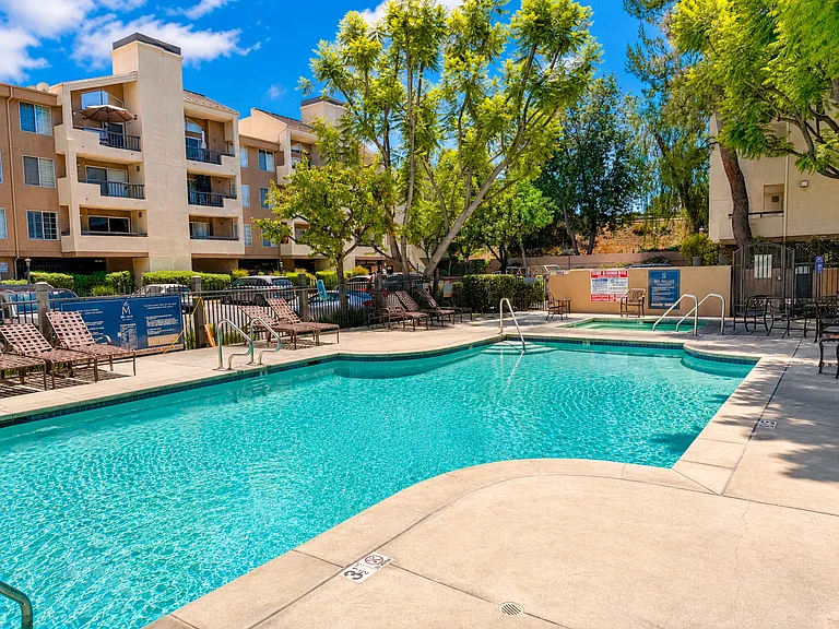 5525 Canoga Ave #209 — Photo 29