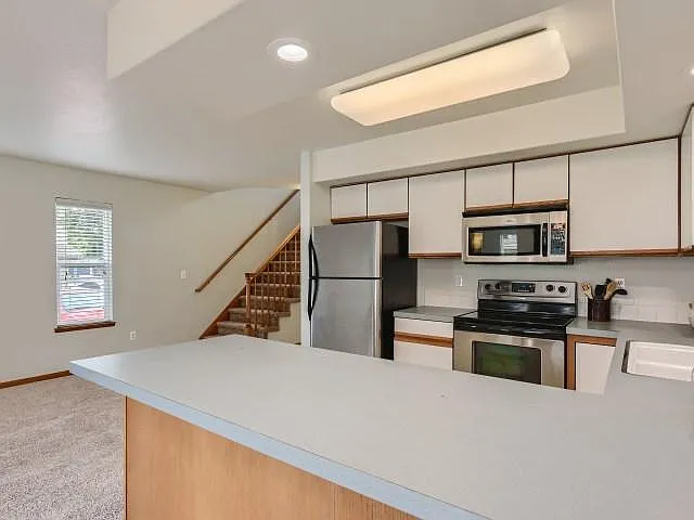 1637 Westbridge Dr #L4 — Photo 6