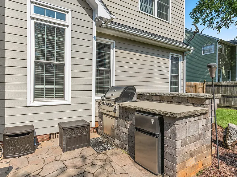 305 Lucas Park Dr — Photo 38