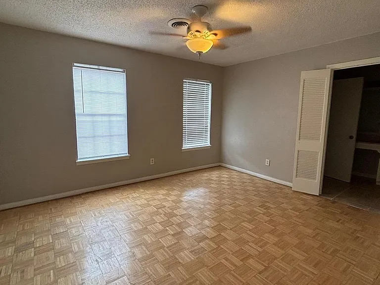 2710 Briarhurst Dr #5 — Photo 31