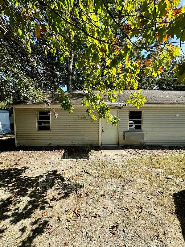 1 bed, 1.0 bath, $695 — Photo 1