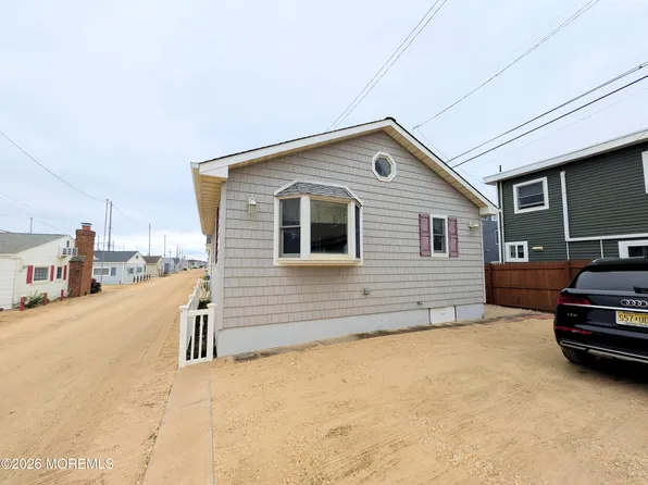 22 E Kingfisher Way, Lavallette, NJ 08735