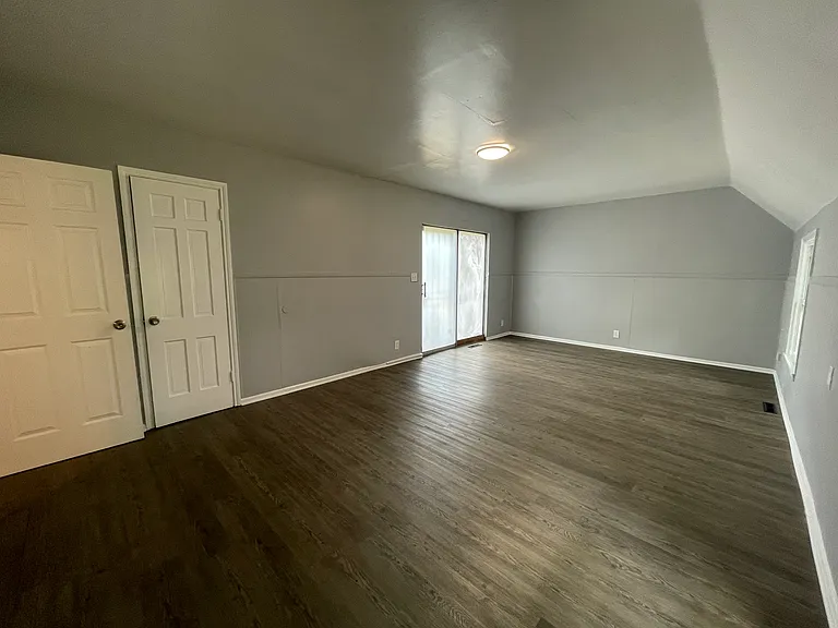 5303 Brooklyn Ave — Photo 8