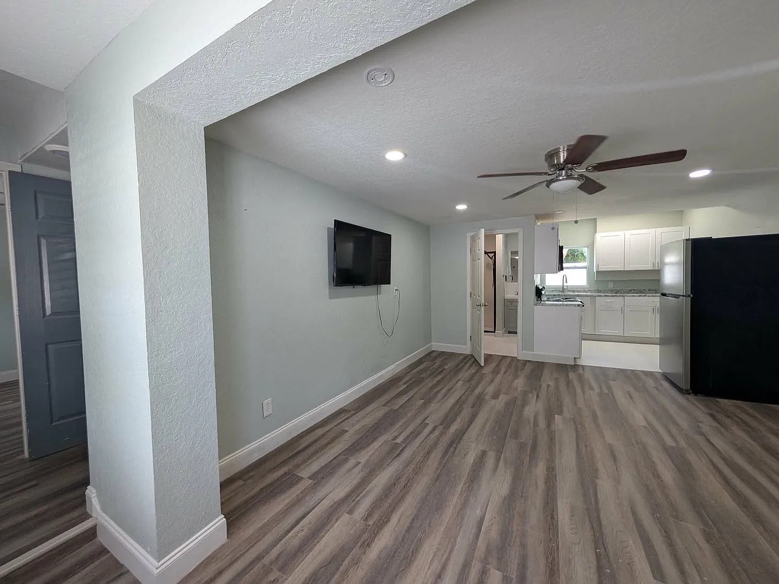 2 bed, 710 sqft, $1,850 — Photo 3