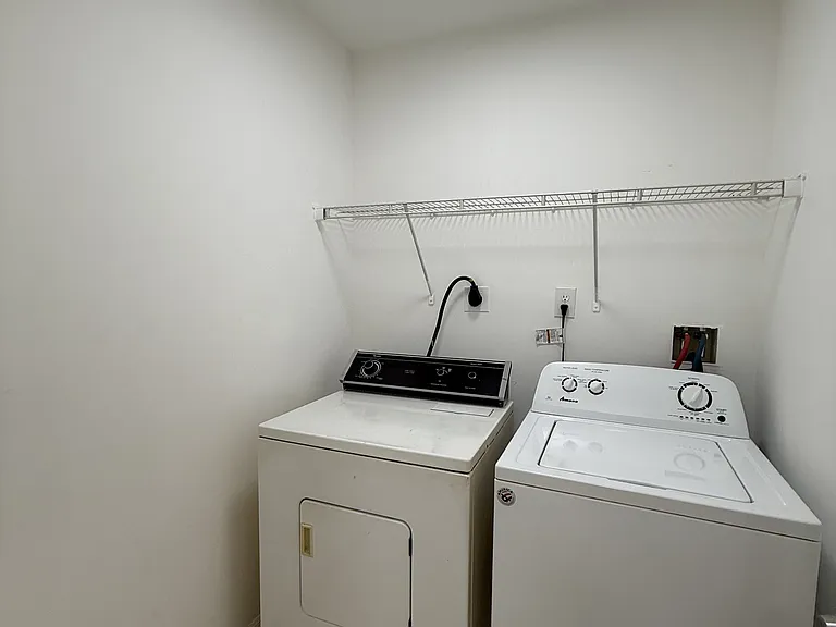 2912 NW 55th Ave #1D — Photo 10