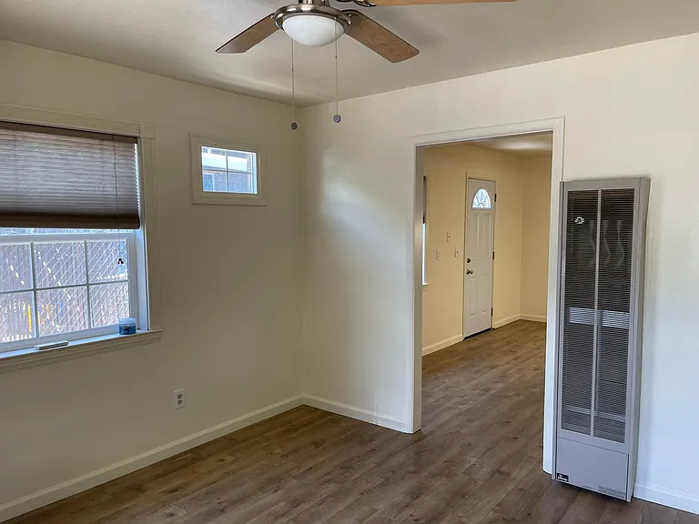 1235 Oak St — Photo 10