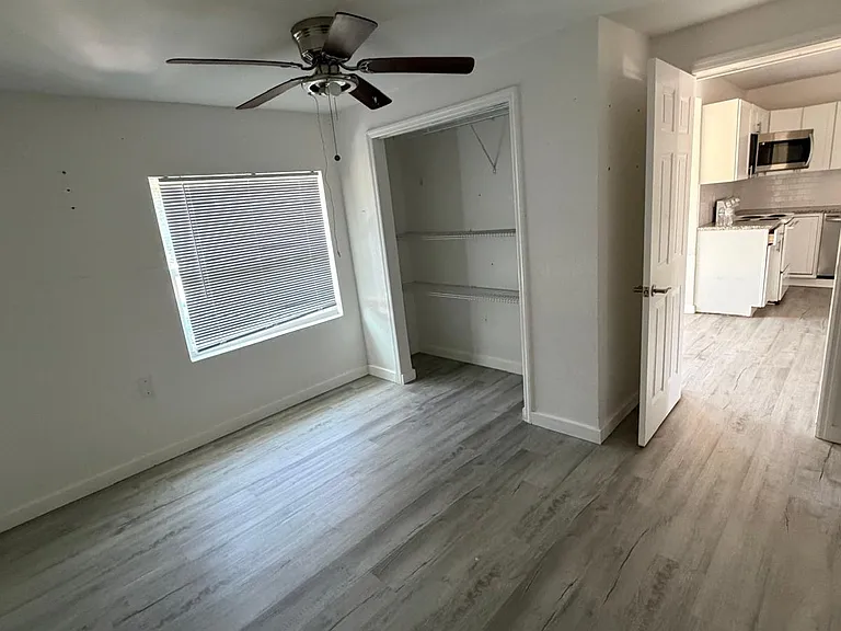 20 Laurel Rd E — Photo 15