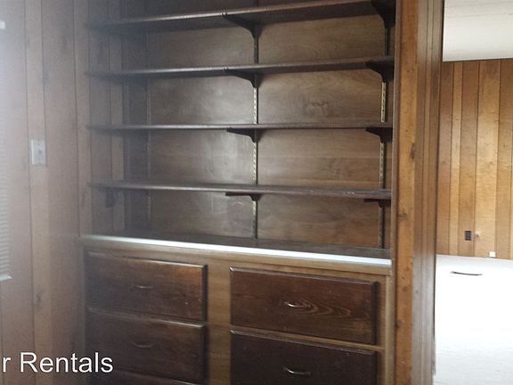 2nd image of 1601 N Bridle Path