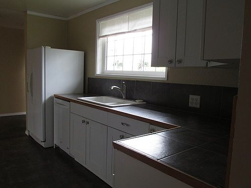 4th image of 2416 Sumner Ave