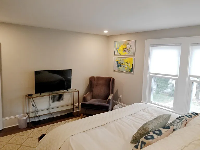 2127 Kirkwood Ave — Photo 10