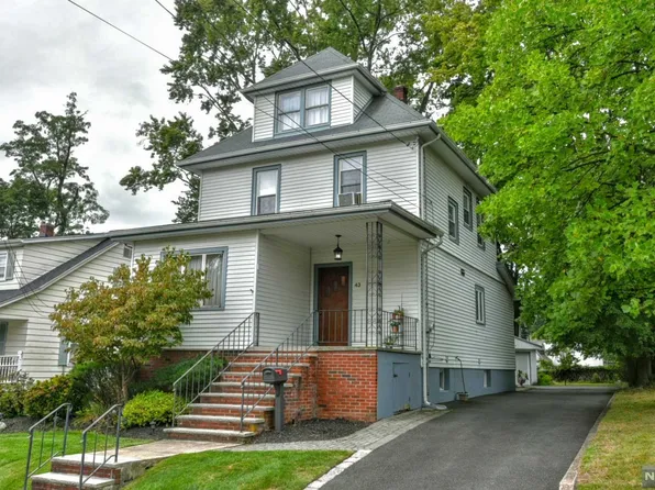 43 Vreeland Ave, Midland Park, NJ 07432